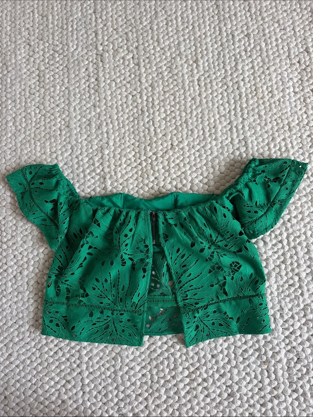 Lovers + Friends Life’s a beach Off-Shoulder Lace Crochet Top in Kelly Green XS